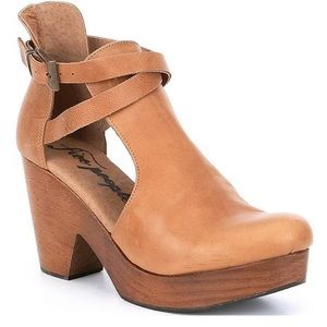 Free People Cedar Leather Buckle Platform Wood Clogs Size 9 (39) NWOT